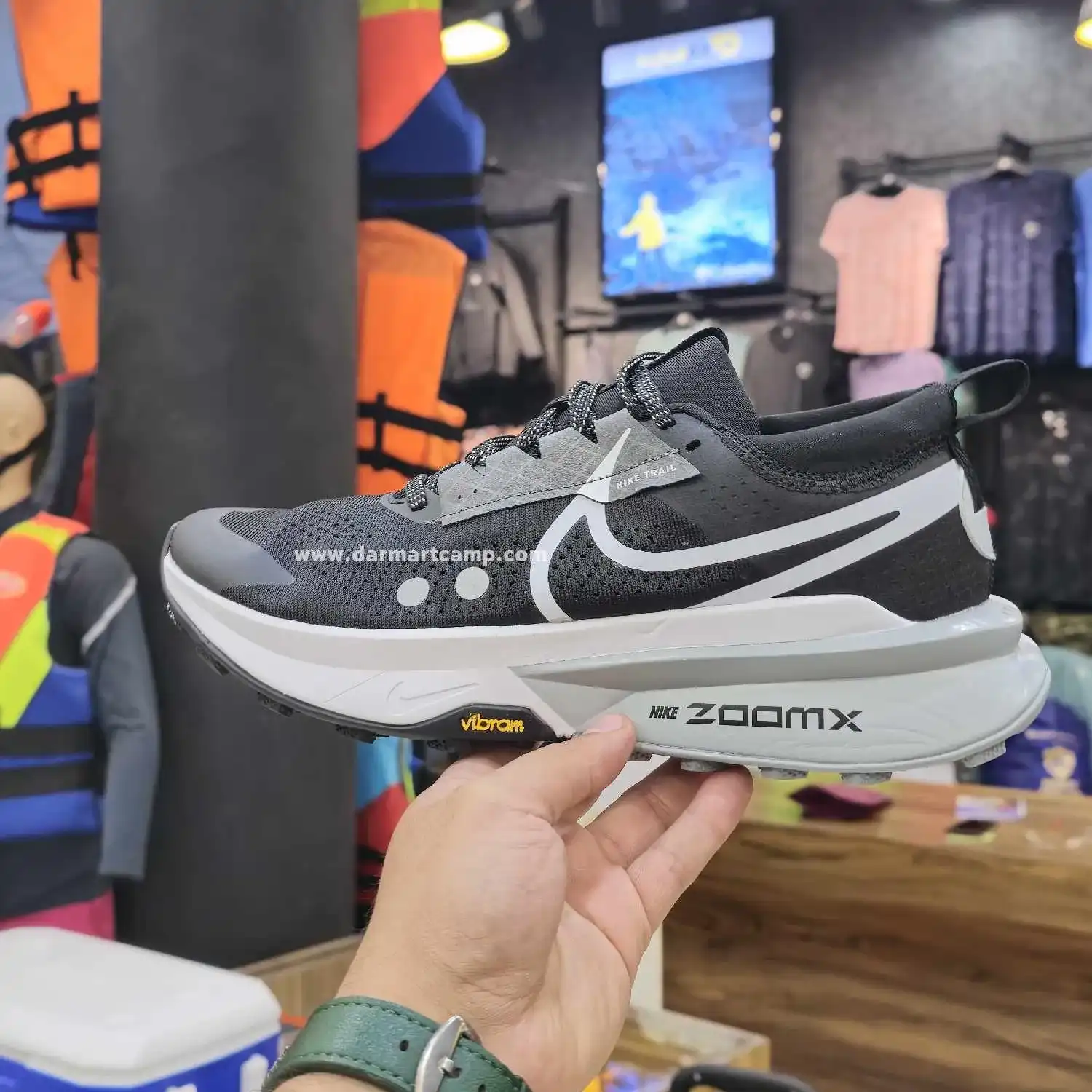 کفش پیاده روی مردانه و زنانه برند نایک مدل zoom x زیره ویبرام 7 دارای تکنولوژی زیره VIBRAM