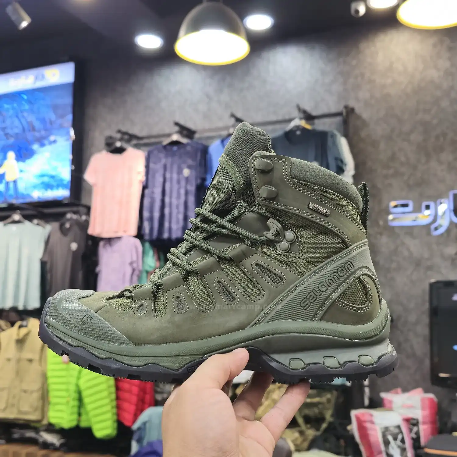 کفش طبیعت گردی و کوهنوردی مردانه برند سالامون مدل GORE-TEX 7 کفش گورتکس ساق بلند سالامون سبز