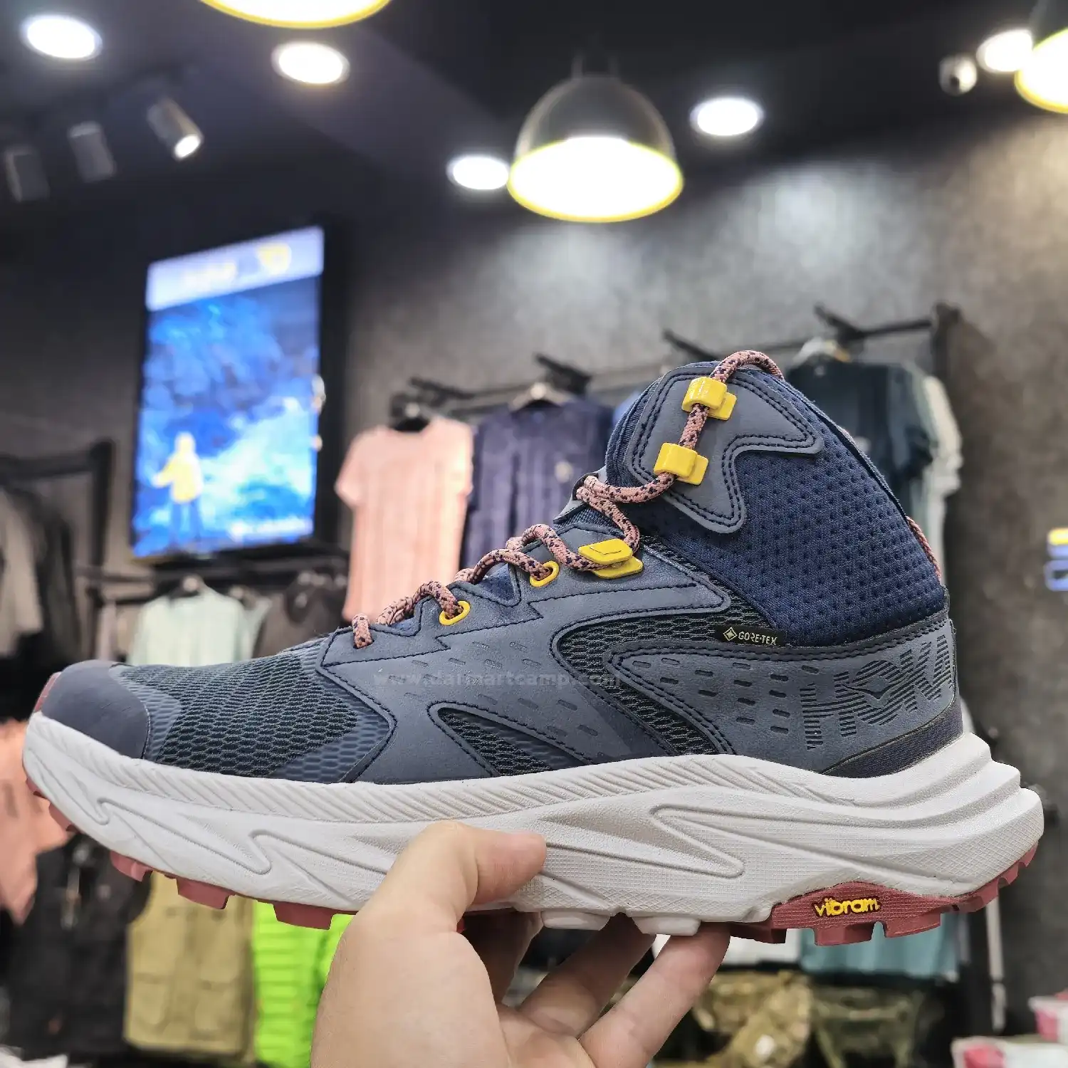 کفش طبیعتگردی و کوهنوردی مردانه و زنانه برند هوکا مدل GORE-TEX 7 کفش ساق بلند هوکا سرمه ای روشن
