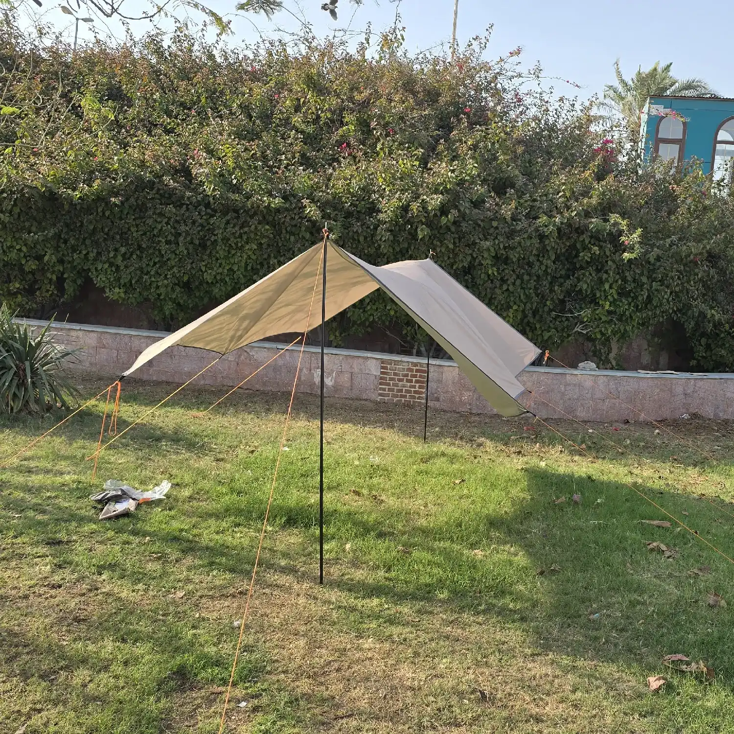 سایه بان سفری تیرک دار تارپ پایه دار سایز 3×4 7 سایه بان تیرک دار تارپ پایه دار مناسب برای طبیعتگردی و کوهنوردی و مسافرت و آفرود.... سایز 3×4
