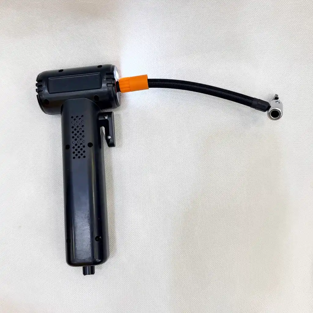 پمپ باد چندمنظوره MDHL MD-9170 Safety Hammer Inflator با چکش اضطراری، کاتر کمری، نمایشگر دیجیتال و پاوربانک 6 پمپ باد چندمنظوره MDHL MD-9170 Safety Hammer Inflator با چکش اضطراری، کاتر کمری، نمایشگر دیجیتال و پاوربانک
