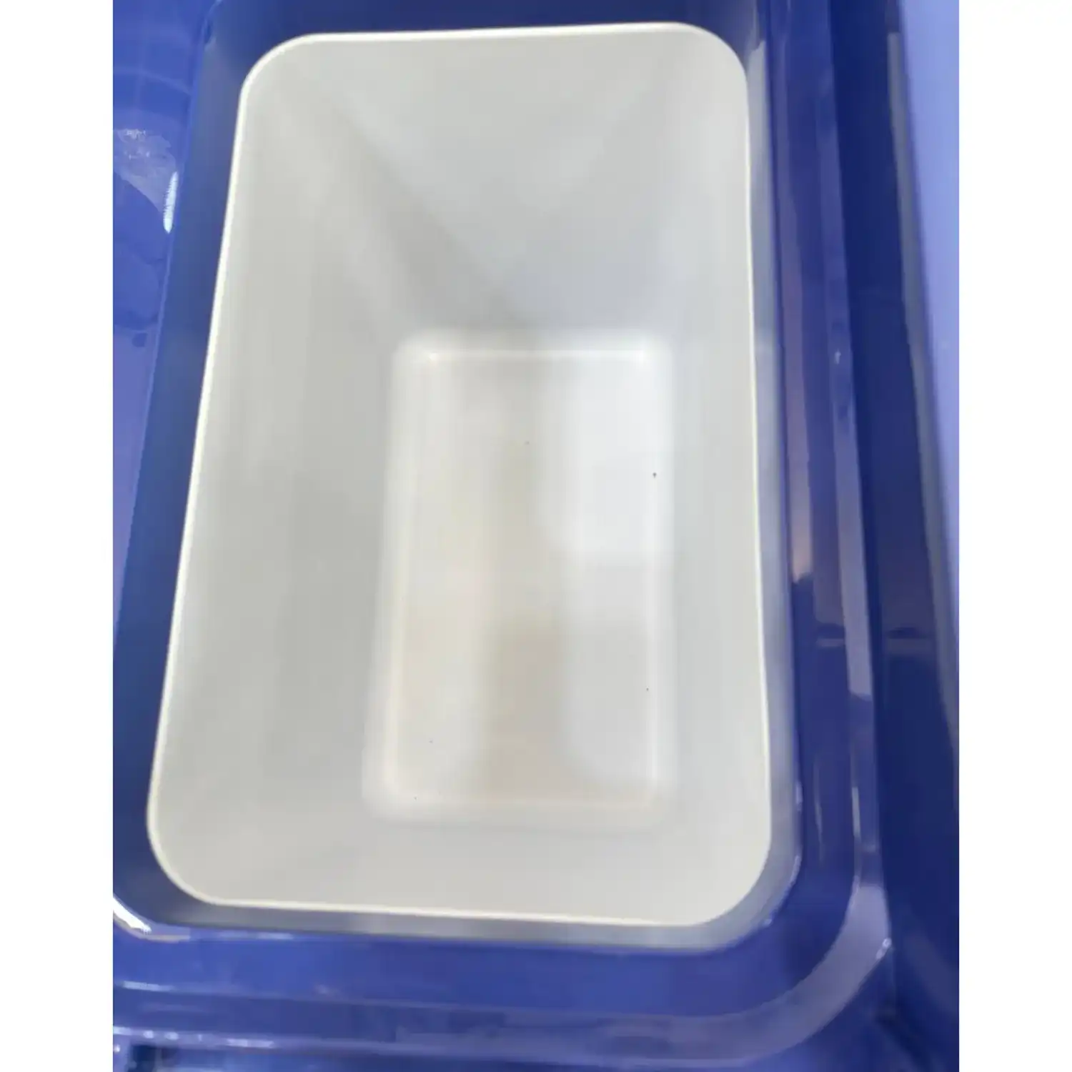 یخچال کمپرسوری Alpicool مدل ۳۹ لیتری؛ دو محفظهای با کنترل دمای مستقل (Dual Zone) 6 یخچال کمپرسوری Alpicool مدل ۳۹ لیتری؛ دو محفظهای با کنترل دمای مستقل (Dual Zone)