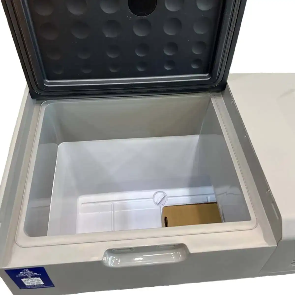 یخچال و فریزر مسافرتی ۴۰ لیتری آلپیکول (Alpicool) مدل CX40 – چرخدار و فول آپشن 5 یخچال و فریزر مسافرتی ۴۰ لیتری آلپیکول (Alpicool) مدل CX40 – چرخدار و فول آپشن